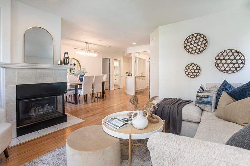 1st image of 211 12th St #310