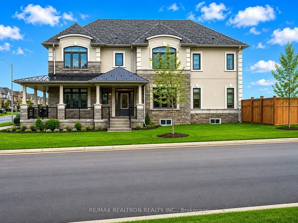 2 Ed Ewert Ave, Clarington, ON L1B 1G9