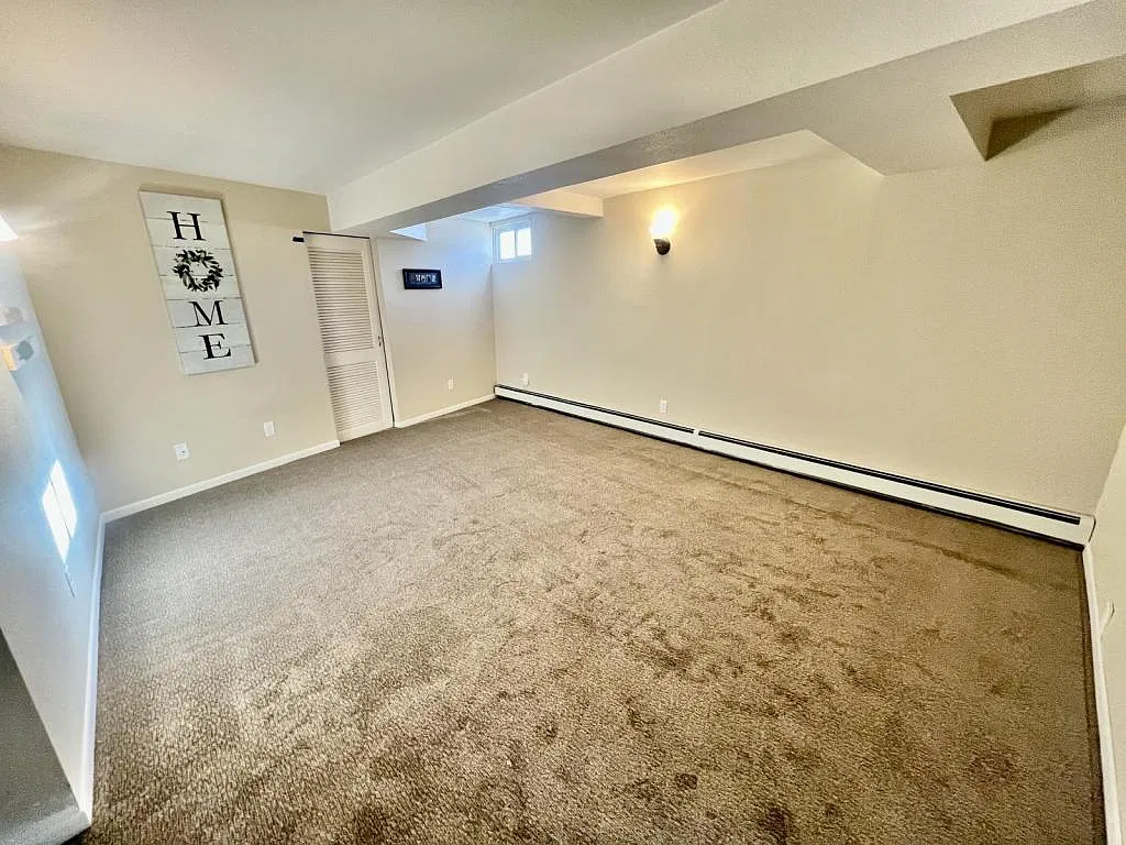 420 E Avenue B — Photo 2