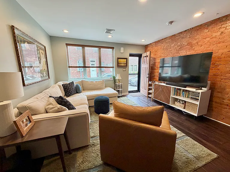 Living room (front entrance)