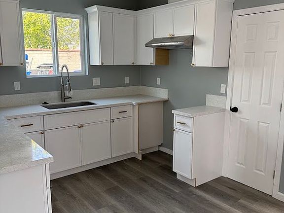 3rd image of 1260 Canyon Rd APT B