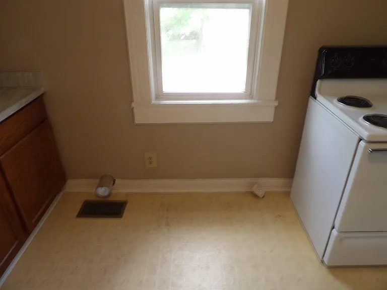 400 Noel Ave — Photo 32