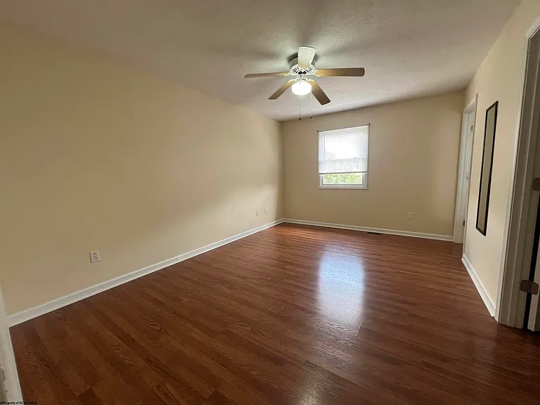 206 Stonegate Cir — Photo 11