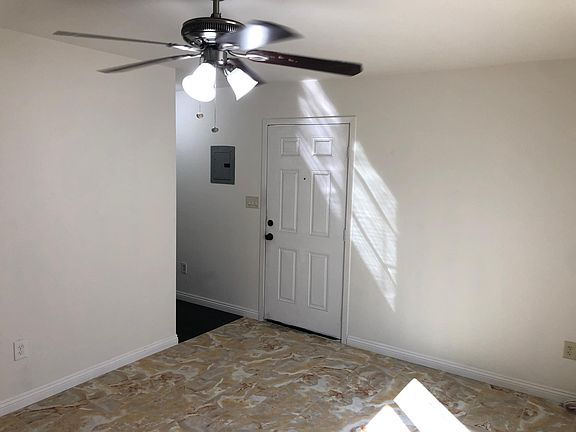 2nd image of 14239 Delano St #2