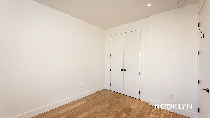 Rented by Nooklyn NYC LLC | media 49