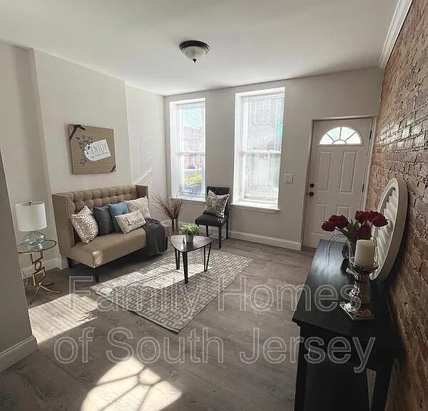 3205 Latona St — Photo 13