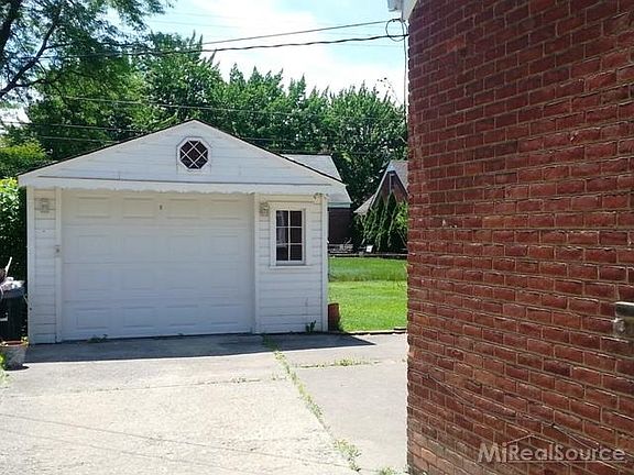 2nd image of 20926 Hunt Club Dr