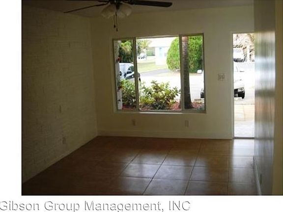 4th image of 4504 NE 15th Ave