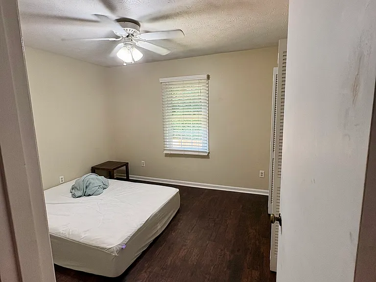 2720 Lakeview Dr — Photo 15