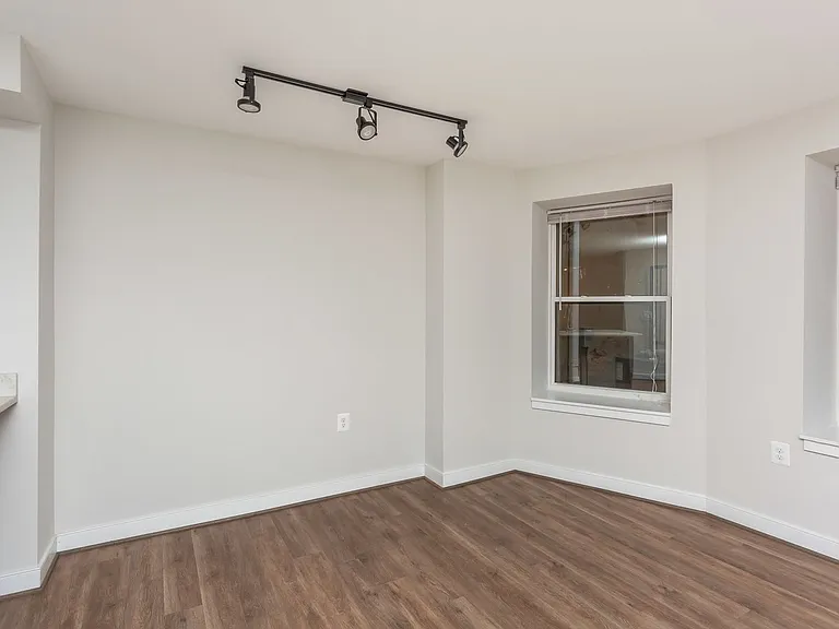 815 Park Ave — Photo 26