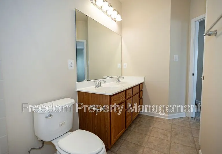 7408 Brunson Cir — Photo 43