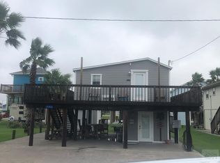 996 S Stingaree Dr, Crystal Beach, TX 77650