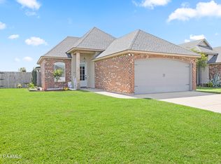 101 Cedar Mound Ln, Youngsville, LA 70592