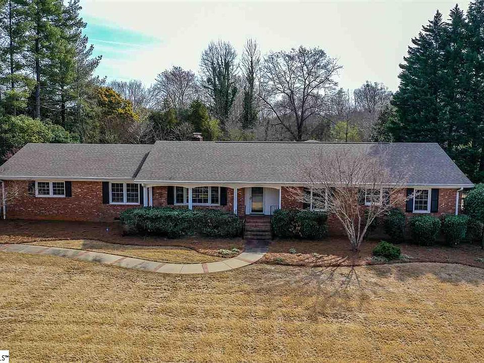 1st image of 220 Terramont Dr