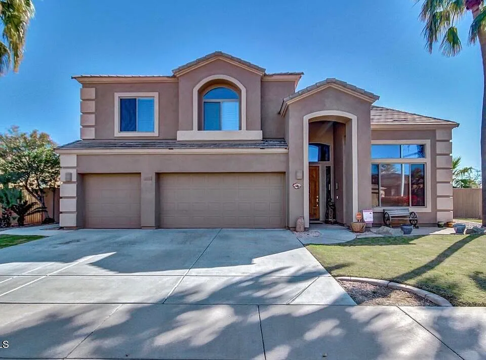2021 E Desert Inn Dr
