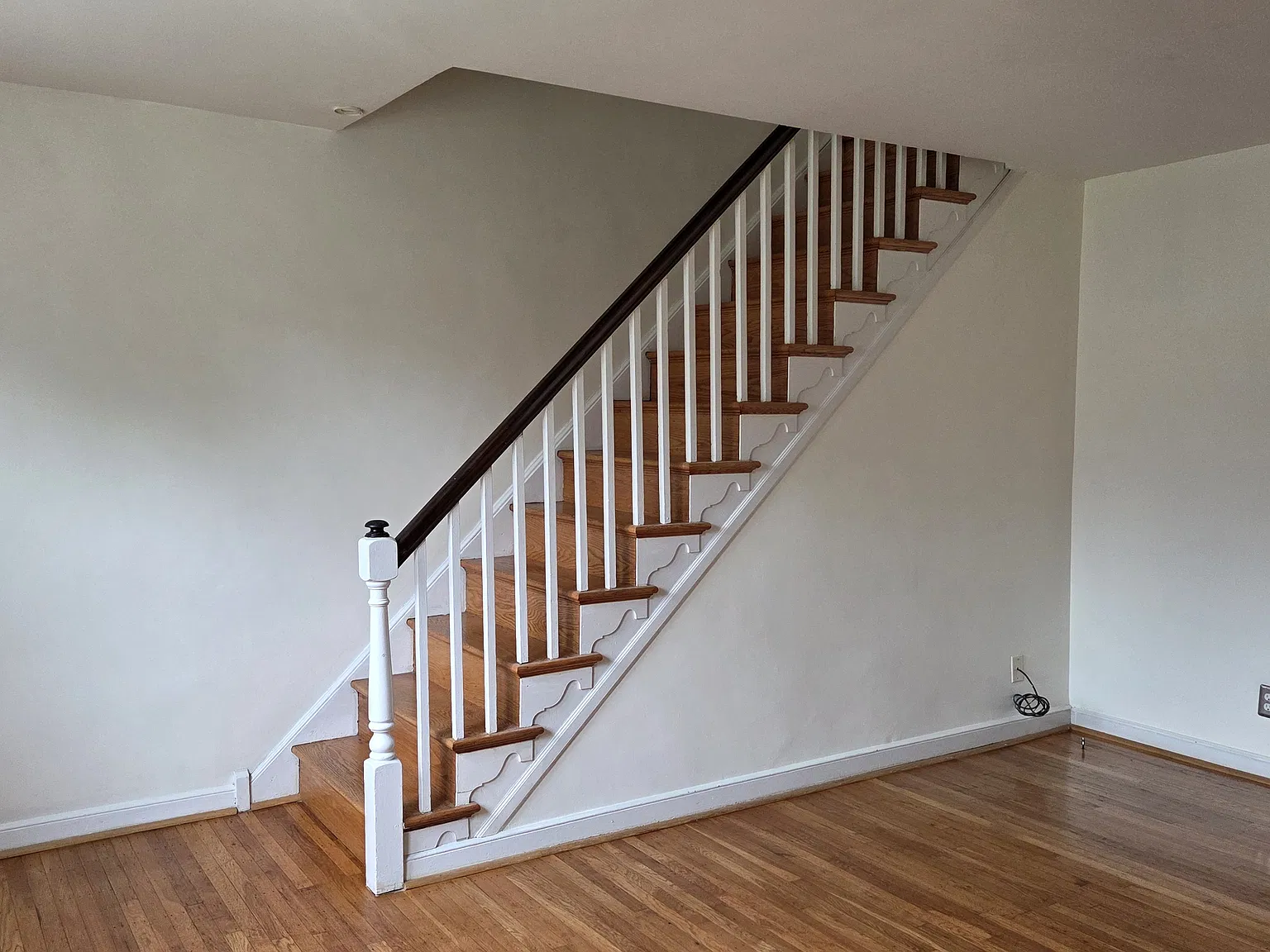 3 bed, 1152 sqft, $1,950 — Photo 3