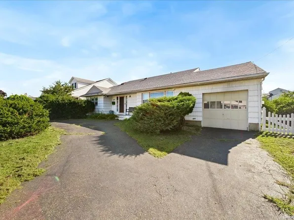 65 S Bay Avenue, Massapequa, NY 11758