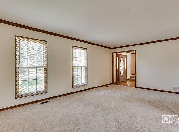 3rd image of 602 S Whispering Hills Dr