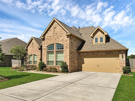 3rd image of 2810 Afton Dr