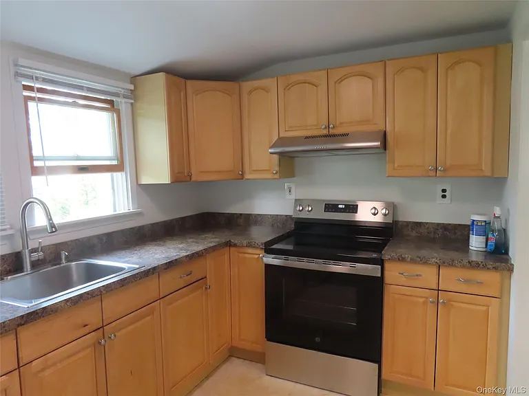 120 Cerny Pl — Photo 6