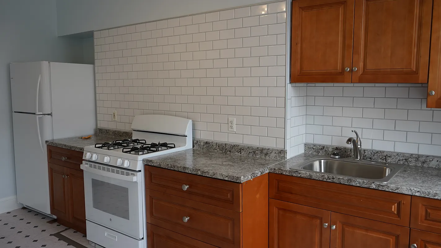 933 Park Avenue 5L
