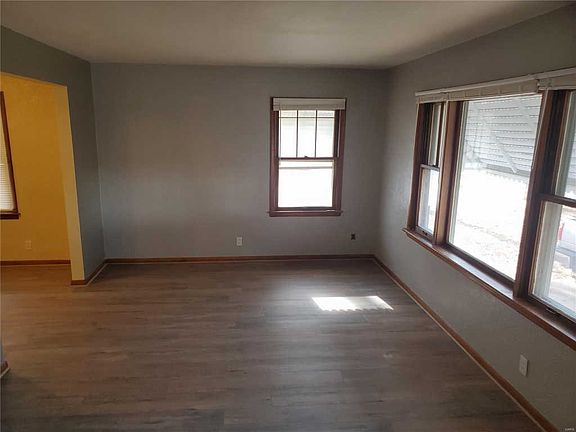 2nd image of 1906 Wismer Ave
