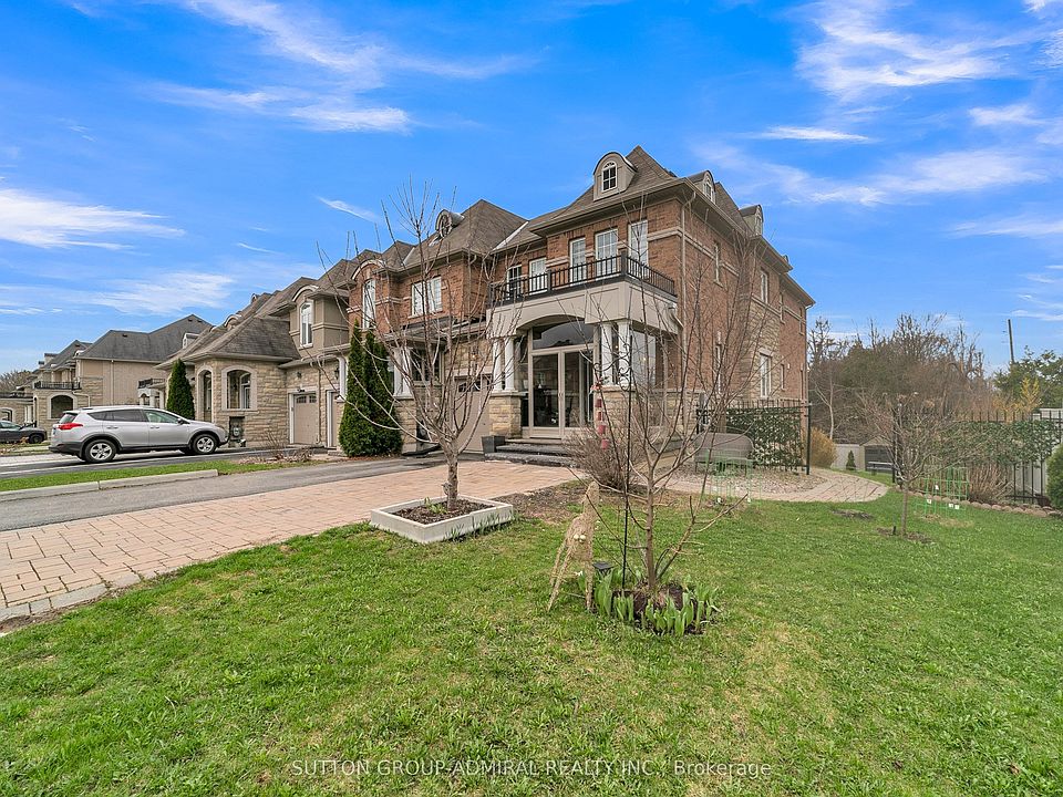1st image of 7 Gamble Glen Cres