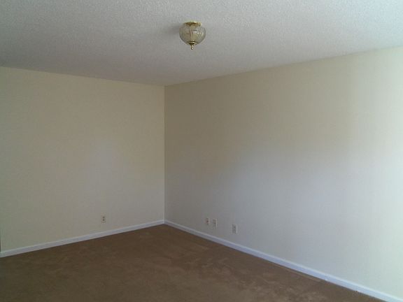 3rd image of 1043 Roedeer Dr