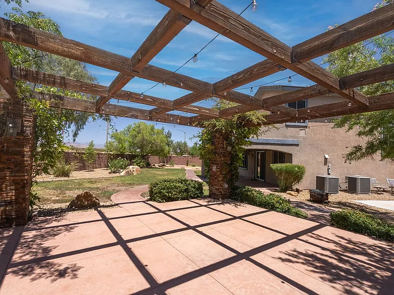 10387 Sweet Laurel St — Photo 53