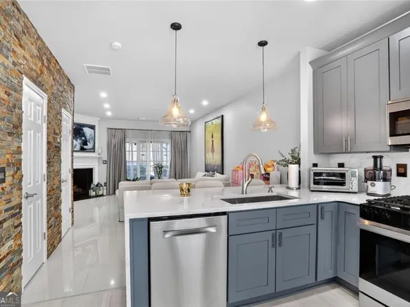 205 Devonshire Dr, Alpharetta, GA 30022