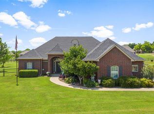 15560 Colonial Ln, Skiatook, OK 74070