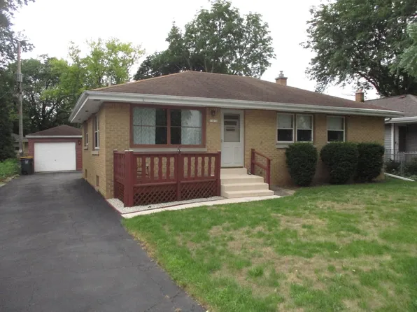 11019 W Park Hill AVENUE, Wauwatosa, WI 53226