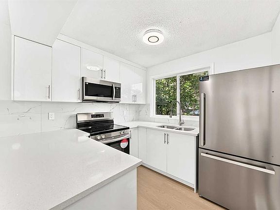 5th image of 7205 S 4th St NE #12
