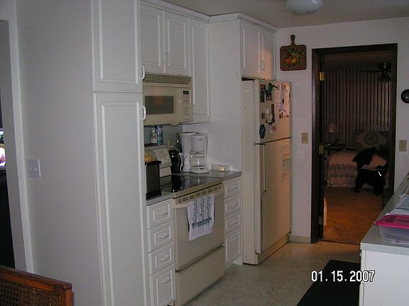 Updated Kitchen & Appliances