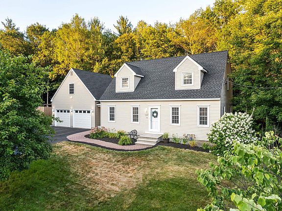 2nd image of 429 Nadine Dr