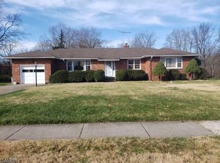 59 Demott Ln, Somerset, NJ 08873