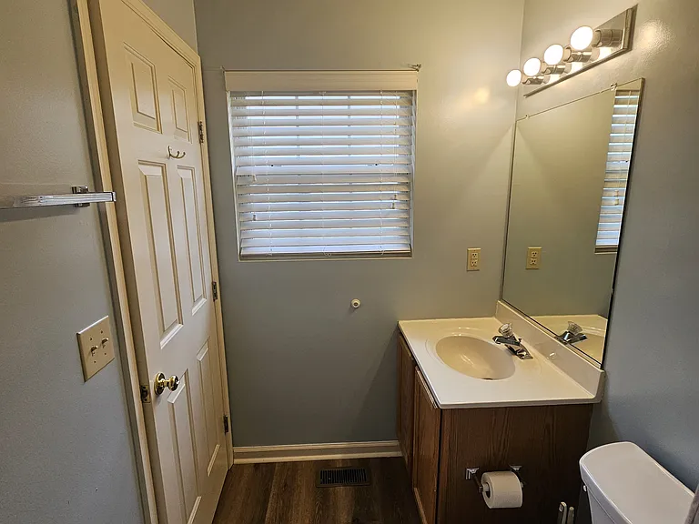 105 Greenwich Ct — Photo 7