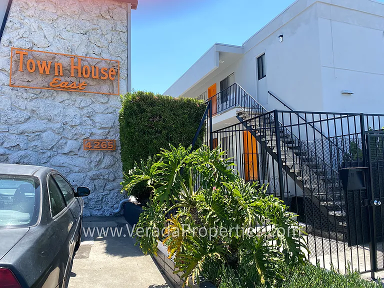 4265 Altadena Ave #18 — Photo 23