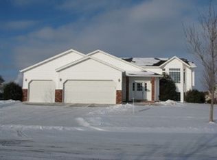 3024 11th Ave S, Moorhead, MN 56560