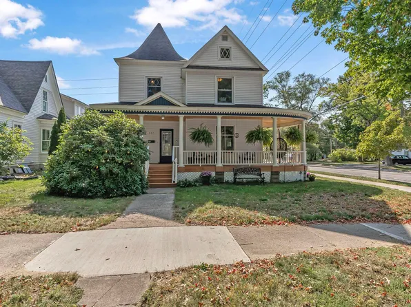 337 W 11th St, Traverse City, MI 49684