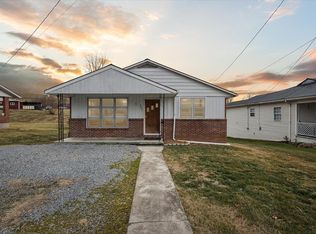 409 Crescent Dr, Glade Spring, VA 24340