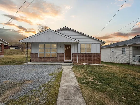 409 Crescent Dr, Glade Spring, VA 24340