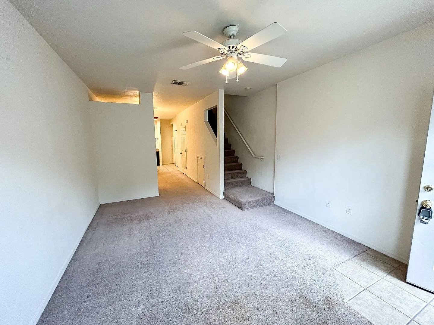 Victoria Station #134 — Photo 1