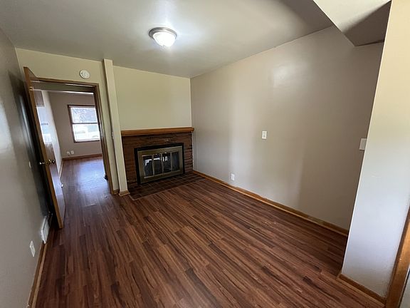5th image of 4018 Redick Ave