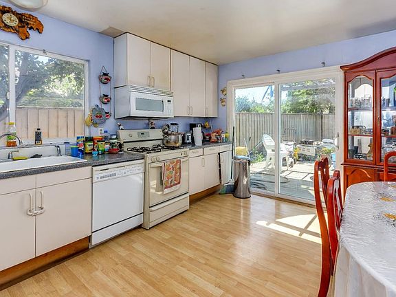 4th image of 3923 Arden Farms Pl