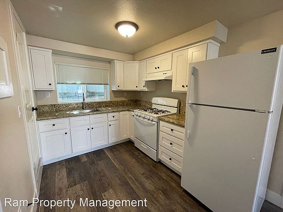 3rd image of 869 San Benito St #11478570
