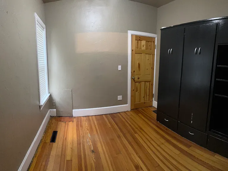 214 S Sherwood St — Photo 12