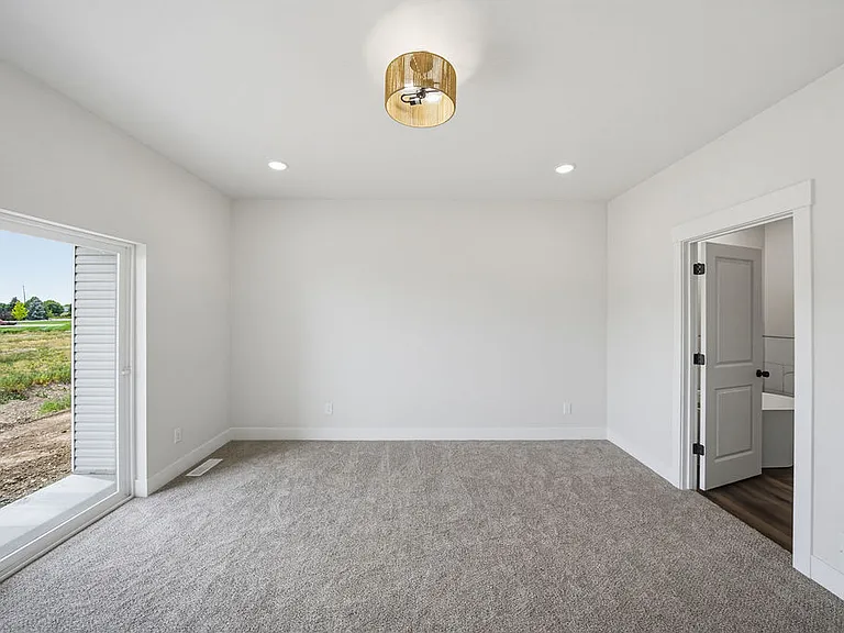 435 E River Ln — Photo 50