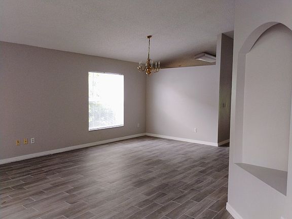 3rd image of 4430 Northern Dancer Way