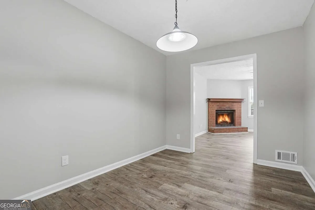 2 bed, 1.5 bath, 1200 sqft, $1,450 — Photo 4